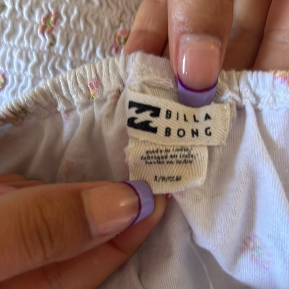 white floral billabong blouse, size small - Picture 3 of 3